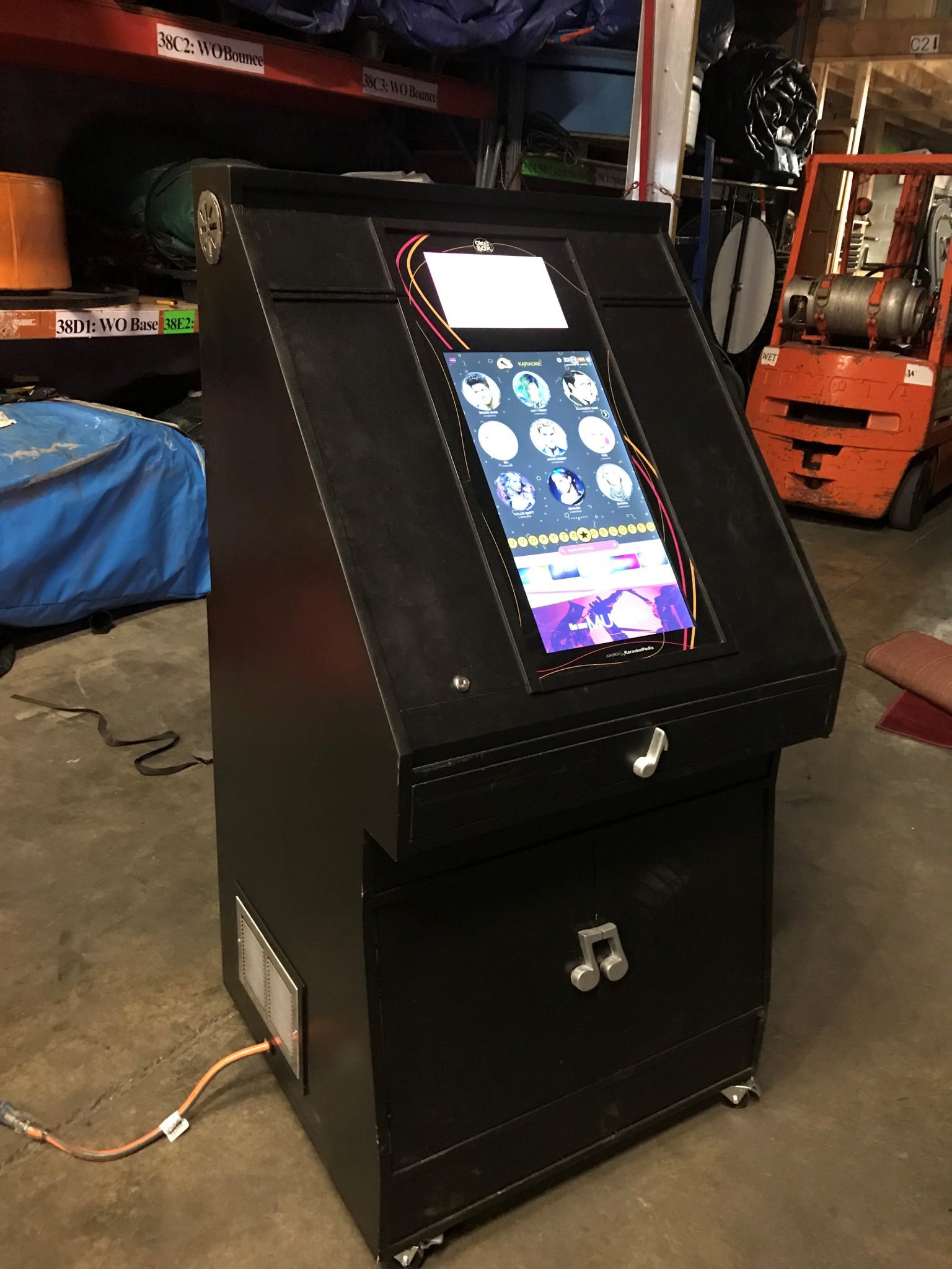 Oke Box Karaoke Machine – Vancouver PartyWorks