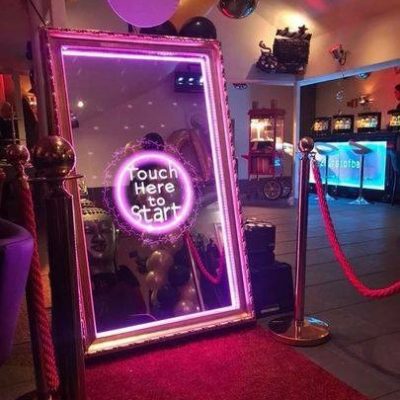 Selfie Mirror Photo Booth – Vancouver PartyWorks